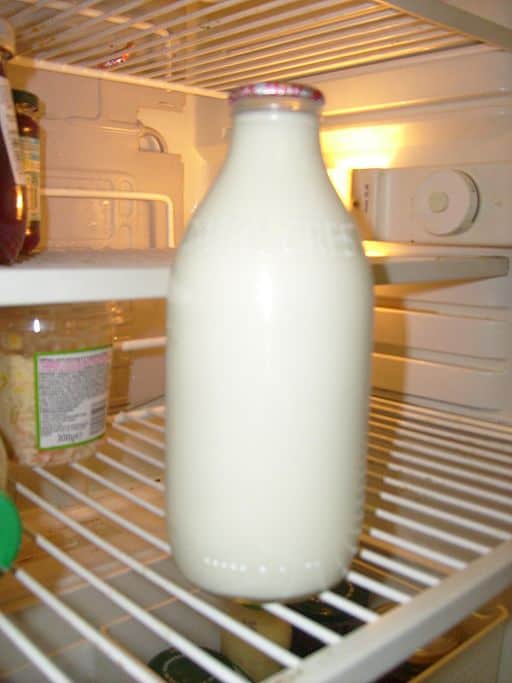 Read more about the article From what age can children drink semi-skimmed milk?